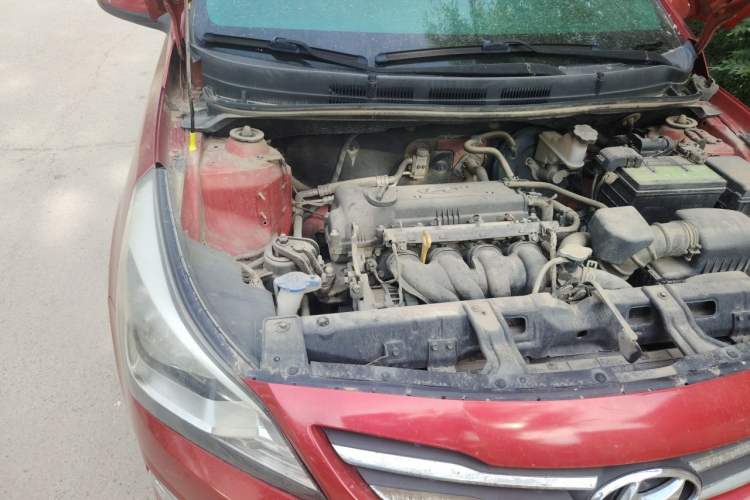 Used Hyundai Verna Ray 2014 1.4L Manual GLX Engine Bay Right