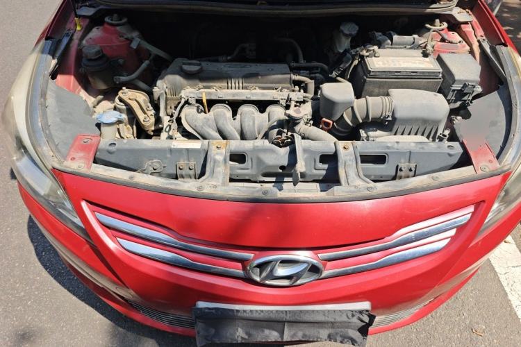 Used Hyundai Verna Ray 2014 1.4L Automatic GLX Engine Bay