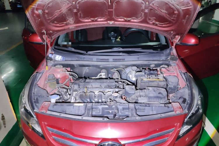 Used Hyundai Verna Ray 2014 1.4L Automatic GLX Engine Bay