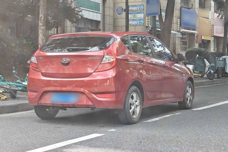 Used Hyundai Verna Ray 2014 1.4L Manual GLX Exterior 6