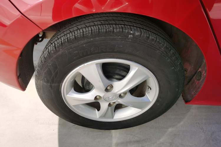 Used Hyundai Verna Ray 2014 1.4L Automatic GLX Exterior 8