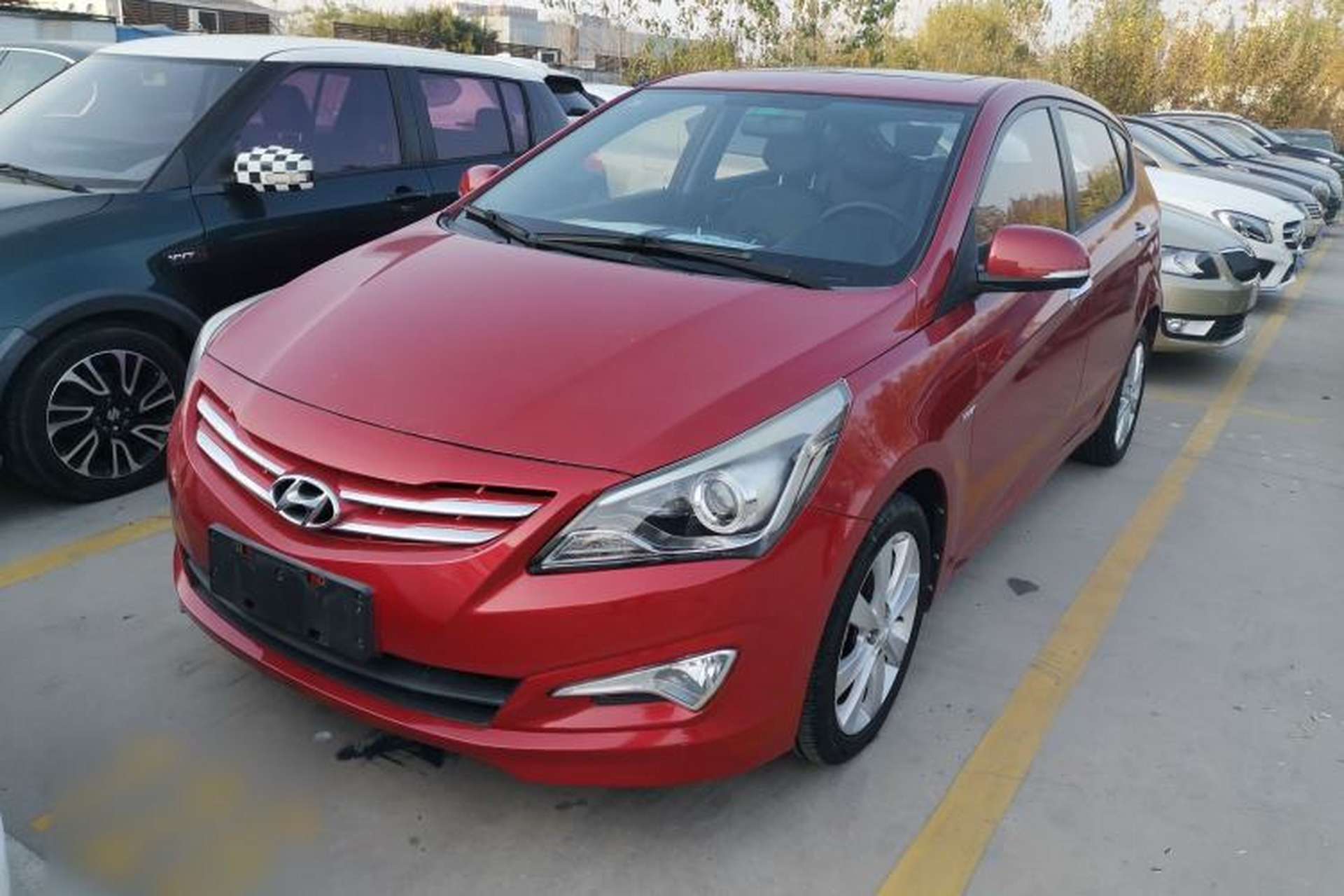 Used Hyundai Verna Ray 2014 1.6L Automatic TOP Front Left 45 Deg