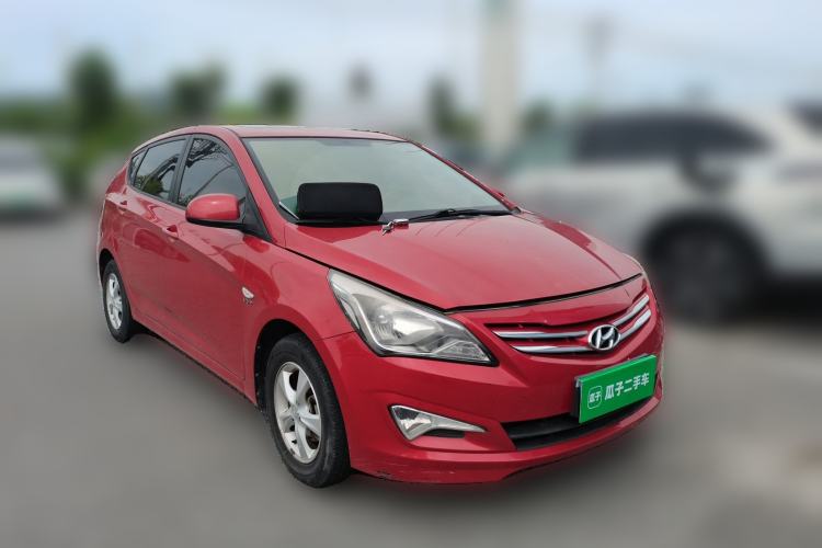 Used Hyundai Verna Ray 2014 1.4L Manual GLX Front Right 45 Deg