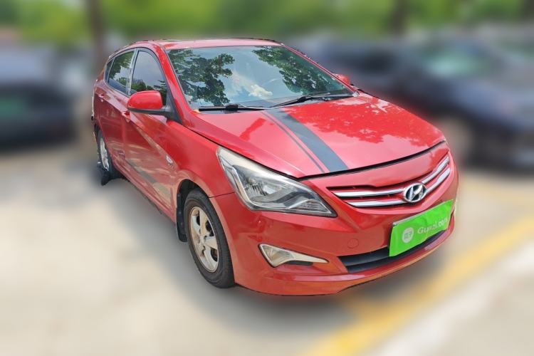 Used Hyundai Verna Ray 2014 1.4L Automatic GLX Front Right 45 Deg