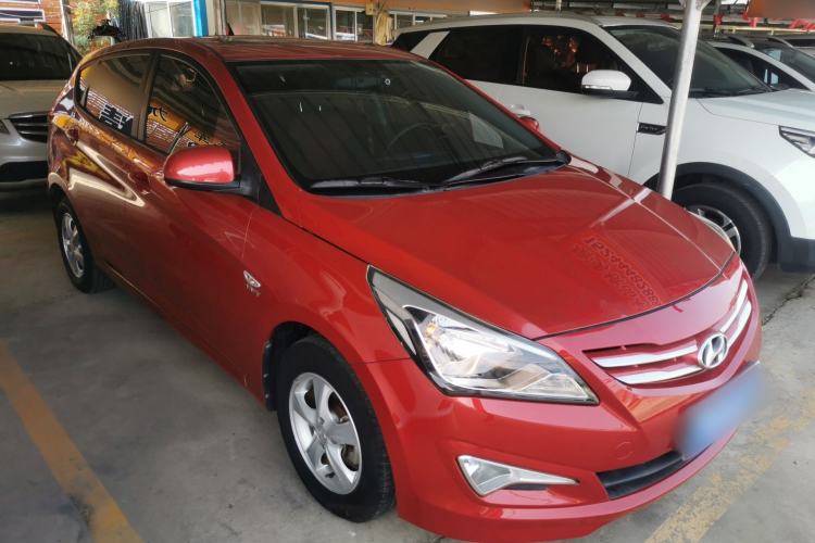 Used Hyundai Verna Ray 2014 1.4L Manual GLX Front Right 45 Deg