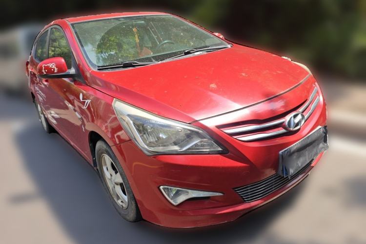 Used Hyundai Verna Ray 2014 1.4L Automatic GLX Front Right 45 Deg