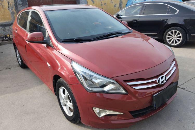 Used Hyundai Verna Ray 2014 1.4L Automatic GLX Front Right 45 Deg