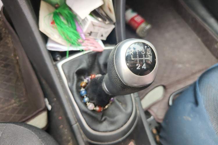 Used Hyundai Verna Ray 2014 1.4L Manual GLX Gear Lever