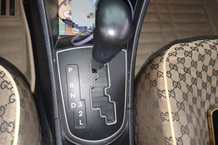 Used Hyundai Verna Ray 2014 1.4L Automatic GLX Gear Lever