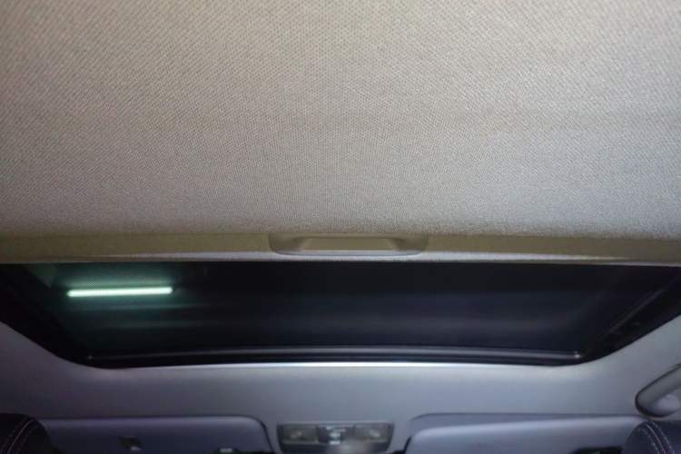 Used Hyundai Verna Ray 2014 1.4L Automatic GLX Headliner
