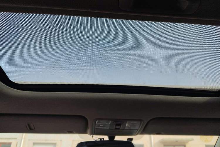 Used Hyundai Verna Ray 2014 1.4L Automatic GLX Headliner