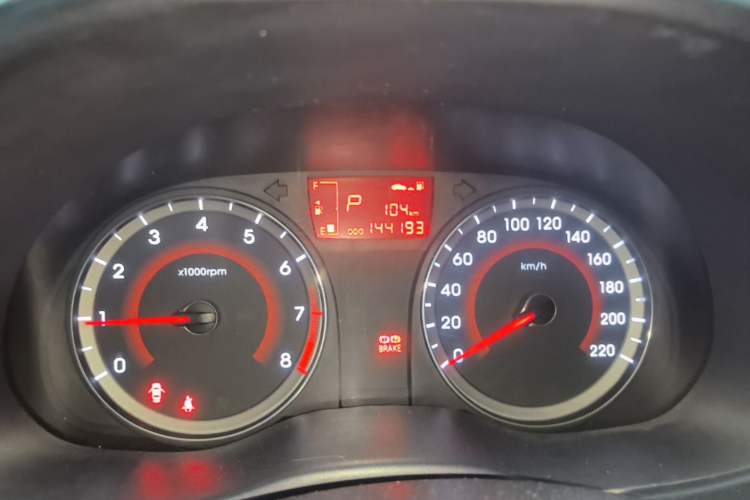 Used Hyundai Verna Ray 2014 1.6L Automatic TOP Instrument Cluster