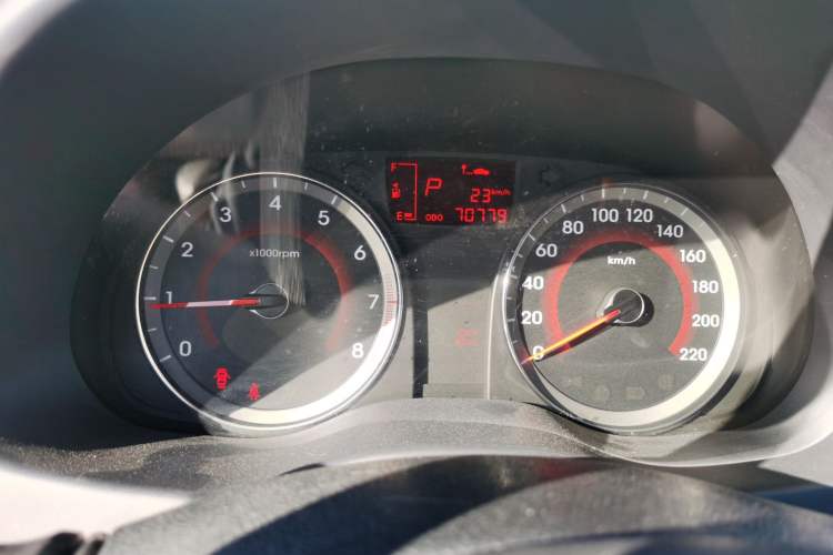 Used Hyundai Verna Ray 2014 1.4L Automatic GLX Instrument Cluster