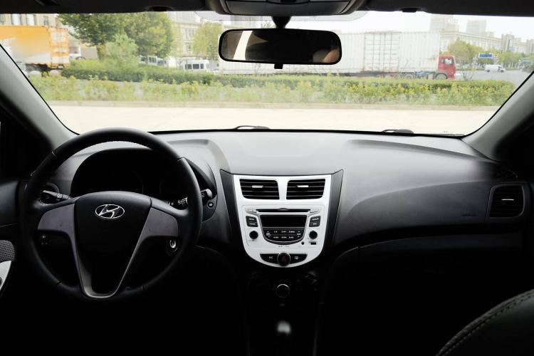 Used Hyundai Verna Ray 2014 1.4L Automatic GLX Interior 1