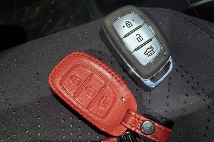 Used Hyundai Verna Ray 2014 1.6L Automatic TOP Interior 1