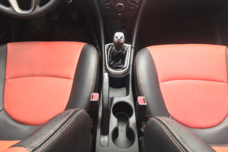 Used Hyundai Verna Ray 2014 1.4L Manual GLX Interior 2