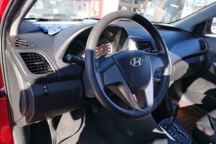 Used Hyundai Verna Ray 2014 1.4L Automatic GLX Interior 2