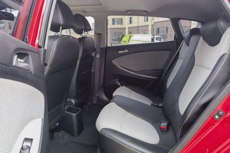 Used Hyundai Verna Ray 2014 1.4L Automatic GLX Interior 3