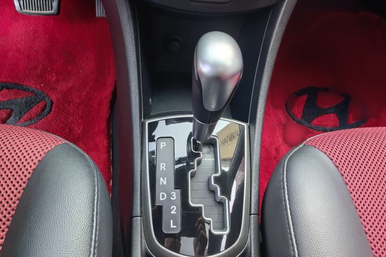 Used Hyundai Verna Ray 2014 1.6L Automatic TOP Interior 3