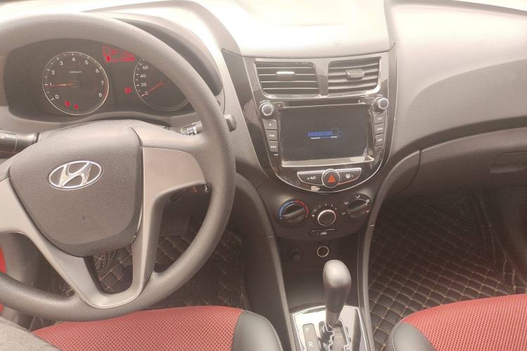 Used Hyundai Verna Ray 2014 1.4L Automatic GLX Interior 3
