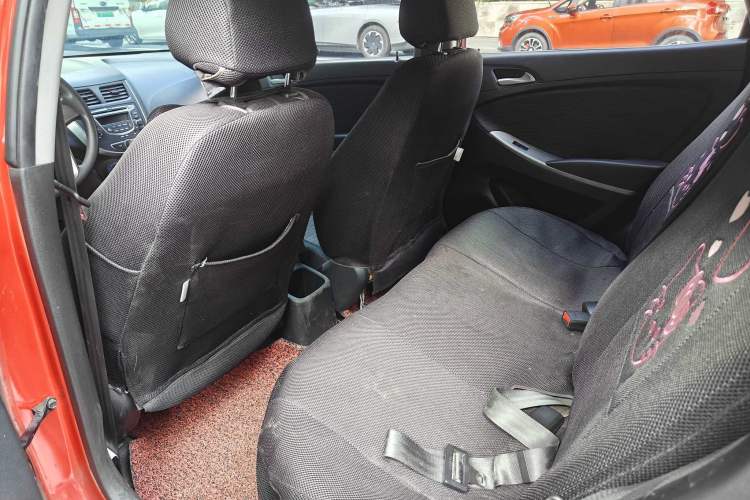 Used Hyundai Verna Ray 2014 1.4L Manual GLX Interior 3