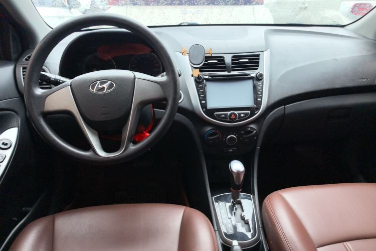 Used Hyundai Verna Ray 2014 1.4L Automatic TOP Interior 3