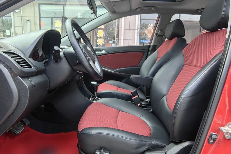 Used Hyundai Verna Ray 2014 1.6L Automatic TOP Interior 4