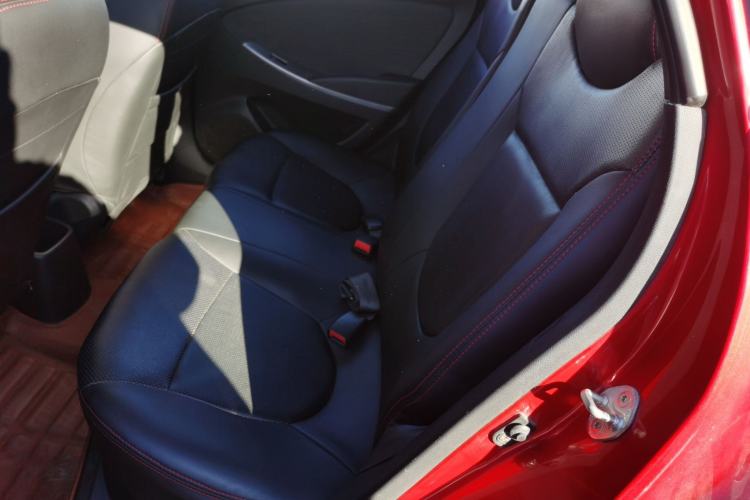Used Hyundai Verna Ray 2014 1.4L Automatic GLX Interior 4