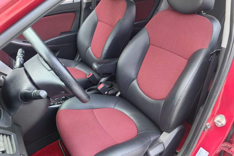 Used Hyundai Verna Ray 2014 1.6L Automatic TOP Interior 5
