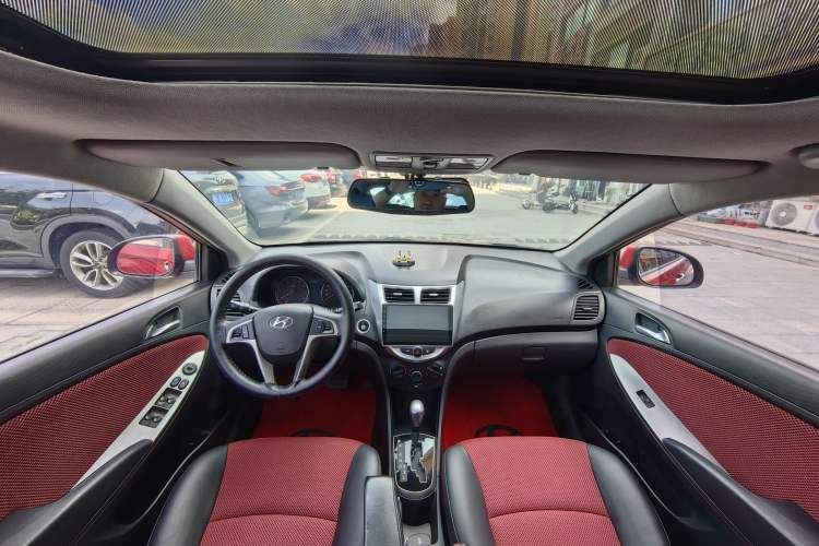 Used Hyundai Verna Ray 2014 1.6L Automatic TOP Interior 7