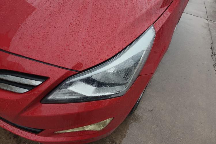 Used Hyundai Verna Ray 2014 1.4L Manual GLX Left Front Headlight