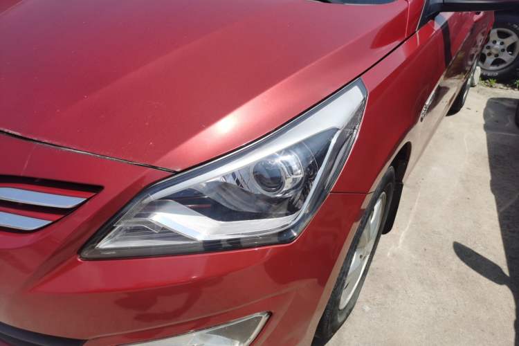 Used Hyundai Verna Ray 2014 1.4L Automatic GLX Left Front Headlight