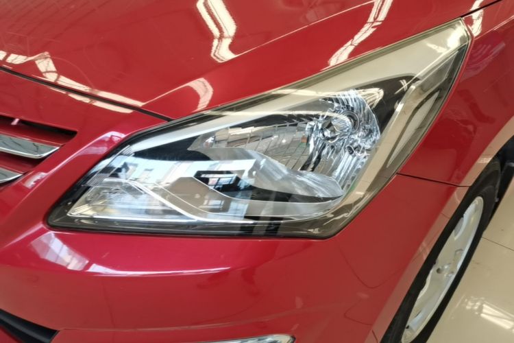 Used Hyundai Verna Ray 2014 1.4L Manual GLX Left Front Headlight