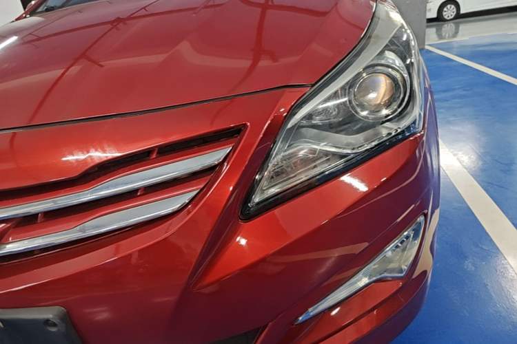 Used Hyundai Verna Ray 2014 1.6L Automatic TOP Left Front Headlight