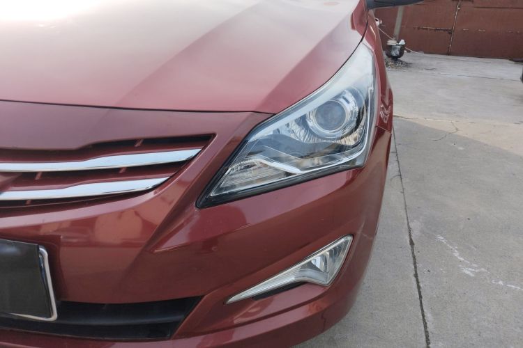 Used Hyundai Verna Ray 2014 1.4L Automatic GLX Left Front Headlight