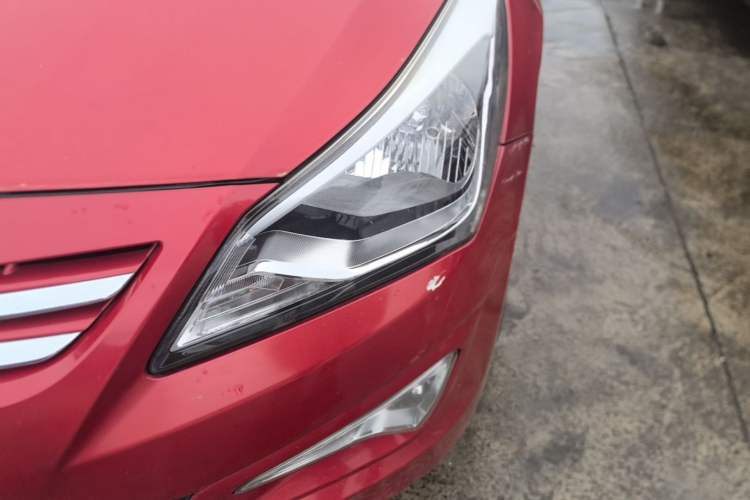 Used Hyundai Verna Ray 2014 1.4L Manual GLX Left Front Headlight