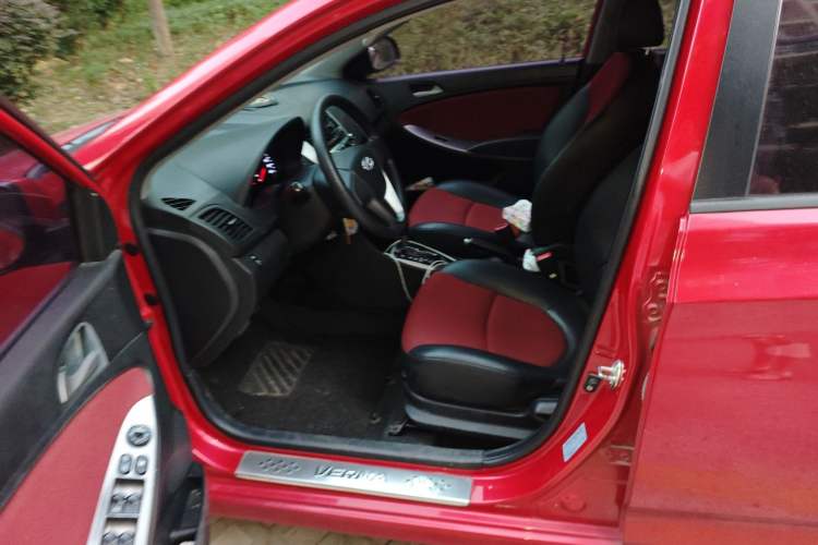 Used Hyundai Verna Ray 2014 1.4L Automatic GLX Left Front Seat