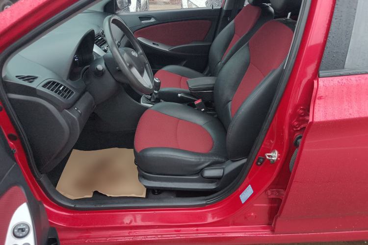 Used Hyundai Verna Ray 2014 1.4L Manual GLX Left Front Seat