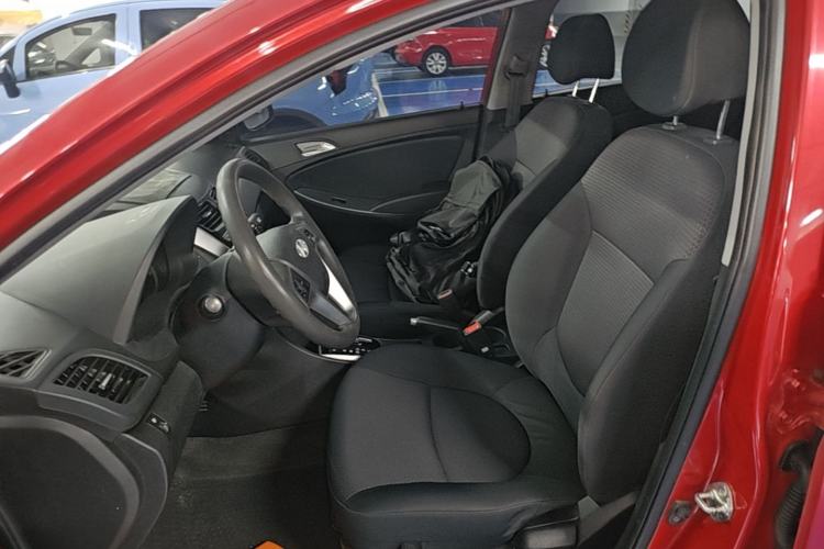 Used Hyundai Verna Ray 2014 1.6L Automatic TOP Left Front Seat