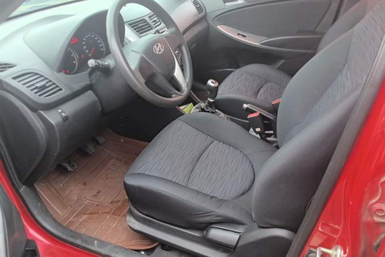 Used Hyundai Verna Ray 2014 1.4L Manual GLX Left Front Seat