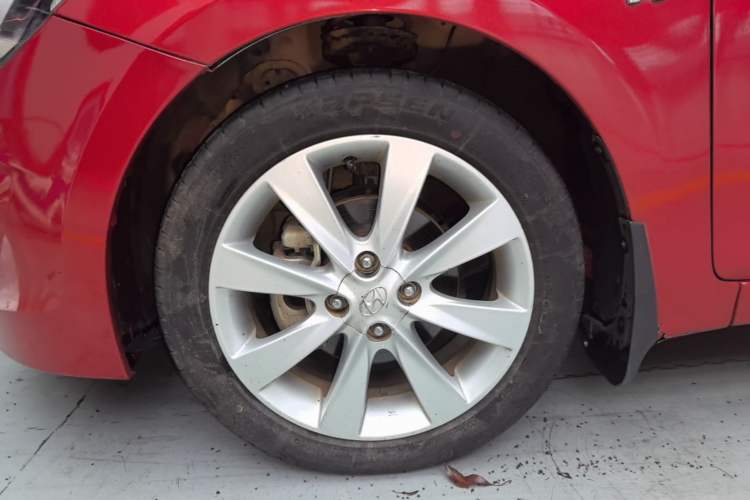 Used Hyundai Verna Ray 2014 1.6L Automatic TOP Left Front Wheel Hub