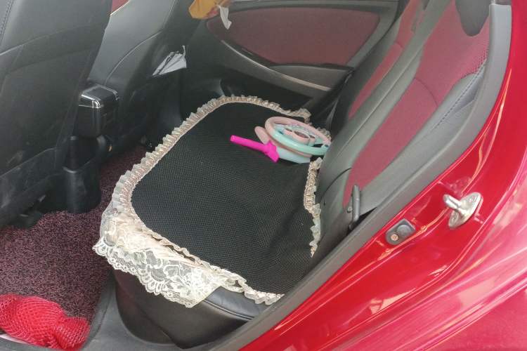 Used Hyundai Verna Ray 2014 1.4L Automatic GLX Left Rear Seat