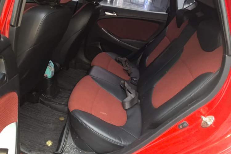 Used Hyundai Verna Ray 2014 1.6L Automatic TOP Left Rear Seat