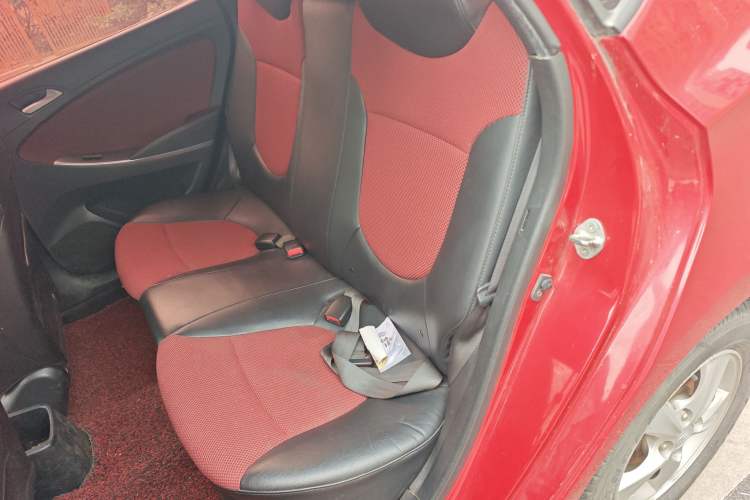 Used Hyundai Verna Ray 2014 1.4L Automatic GLX Left Rear Seat
