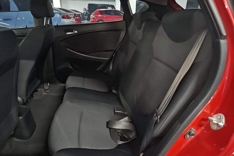 Used Hyundai Verna Ray 2014 1.6L Automatic TOP Left Rear Seat