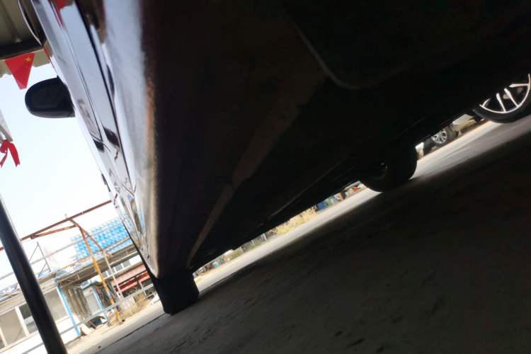 Used Hyundai Verna Ray 2014 1.4L Manual GLX Left Side Sill