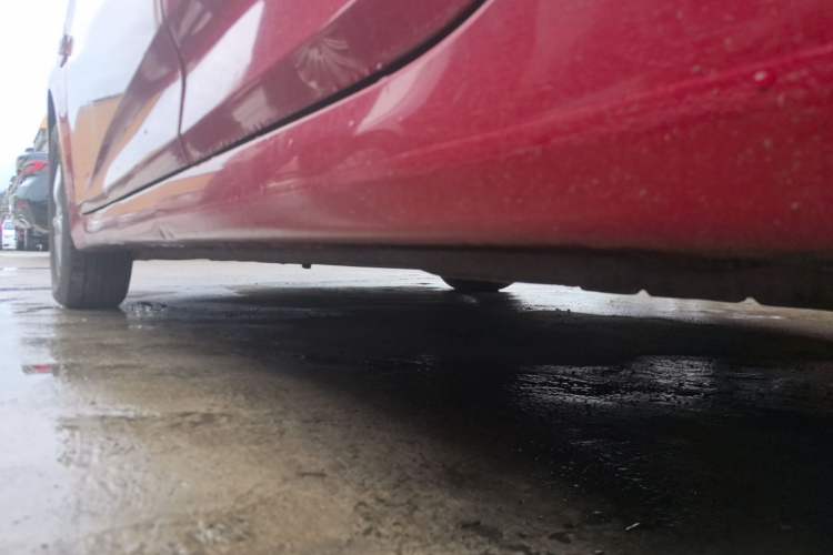 Used Hyundai Verna Ray 2014 1.4L Manual GLX Left Side Sill
