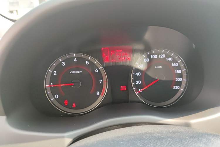Used Hyundai Verna Ray 2014 1.6L Automatic TOP Odometer Close Up