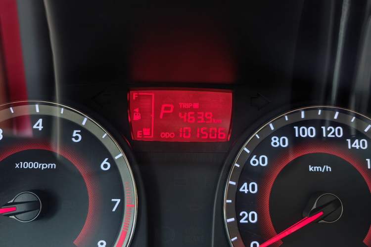Used Hyundai Verna Ray 2014 1.6L Automatic TOP Odometer Close Up