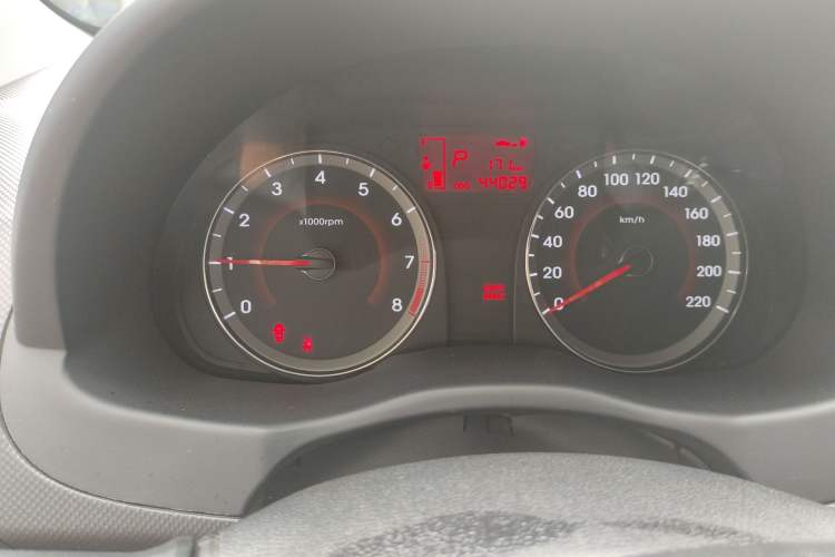 Used Hyundai Verna Ray 2014 1.4L Automatic GLX Odometer Close Up